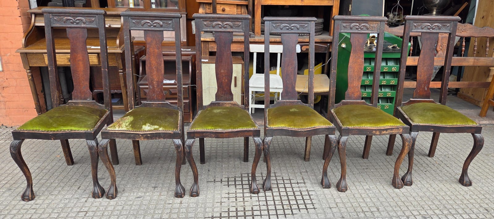 Sillas de roble antes de la restauracion