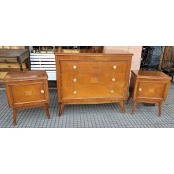 Comoda con 2 mesas de luz