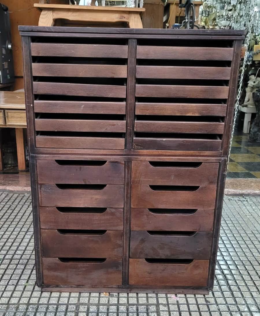 0,93 x 56 x 1,31 alto