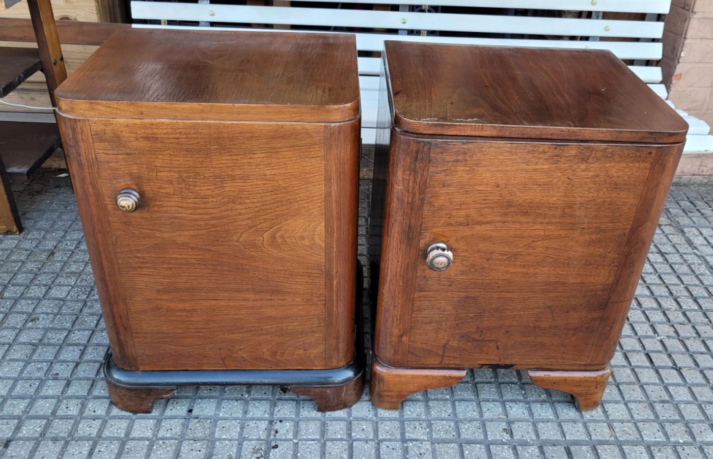 0,45 x 38 x 62 alto y 45 x 40 x 61 alto