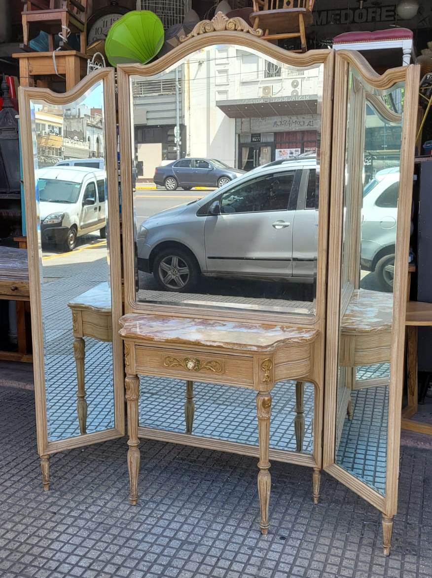 1,70 x 42 x 1,95 alto