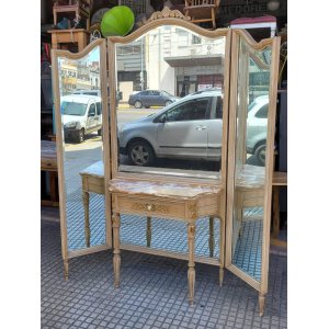 1,70 x 42 x 1,95 alto