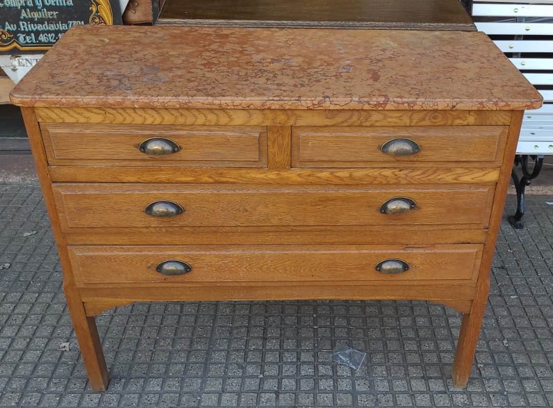 1,05 x 47 x 83 alto