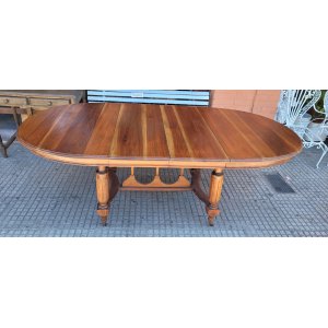1,35 x 1,10 x 79 alto cerrada y 2 tablas de 37cm abierta 2,10 x 1,10 x 79 alto