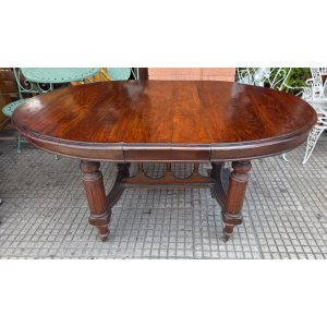 1,70 x 1,06 x 77 alto y 1,30 cerrada