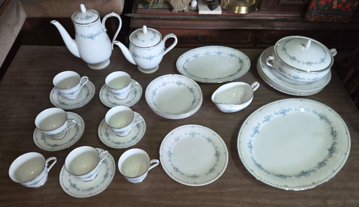 Noritake biblioteca pino abajo altillo