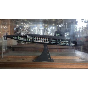 Submarino en caja