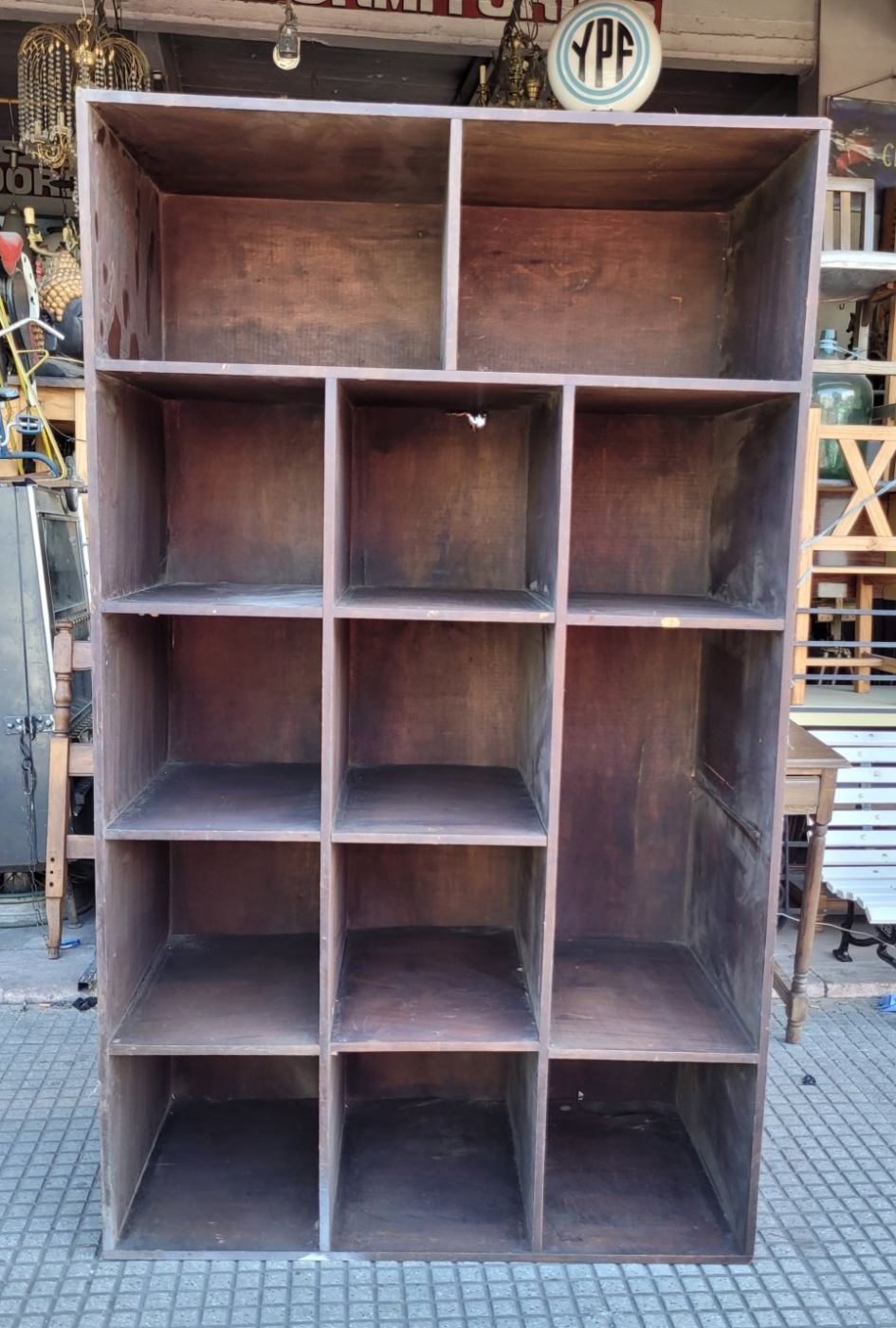 1,35 x 0,24 x 1,35 alto