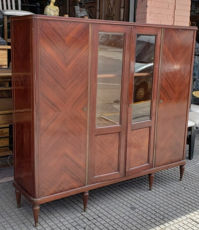 1,70 x 42 x 1,57 alto