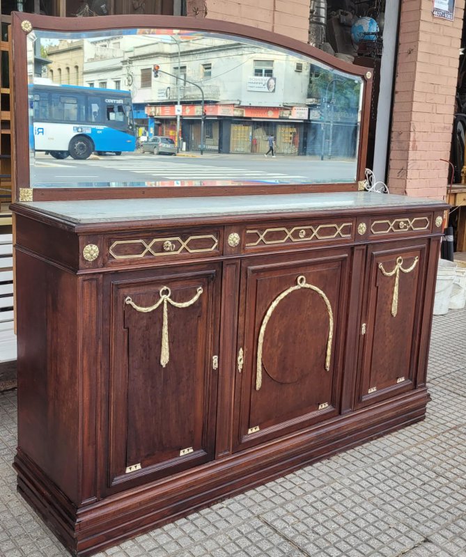 1,77 x 0.50 x 1.04 alto mas 75cm espejo