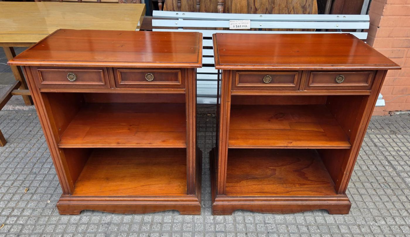 70 x 43 x 1,89 alto tienen alzada con estantes