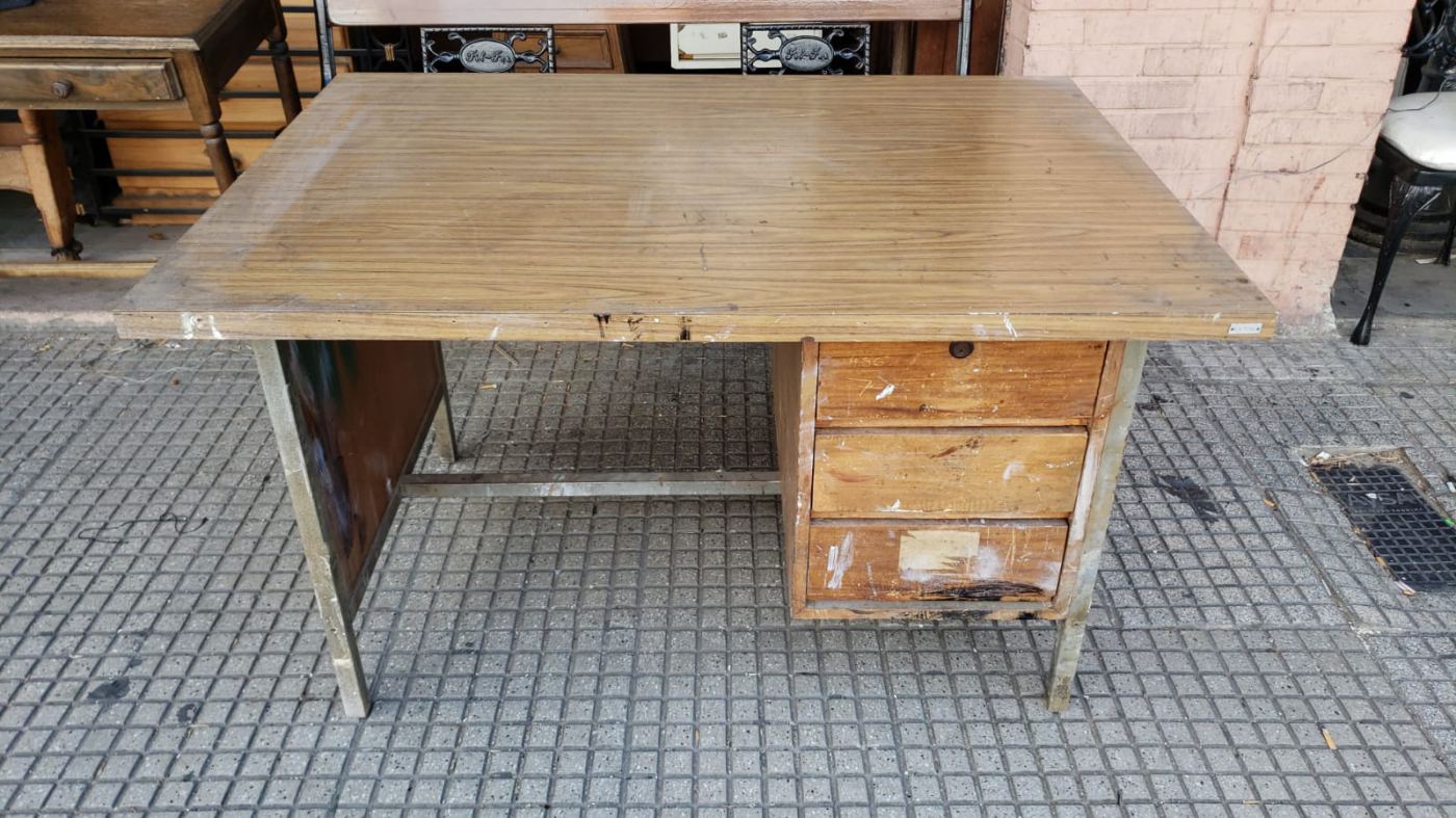 Formica 1,30 x 90 x 75 alto