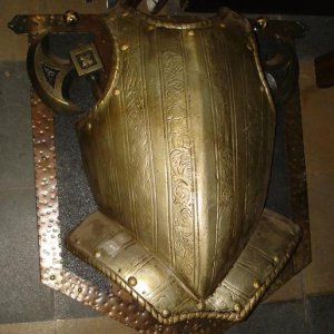 Escudos con espadas