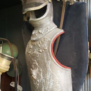 Escudos con espadas