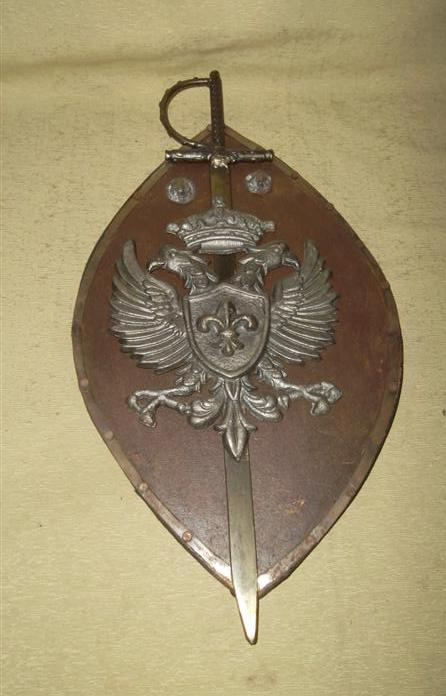 Escudos con espadas