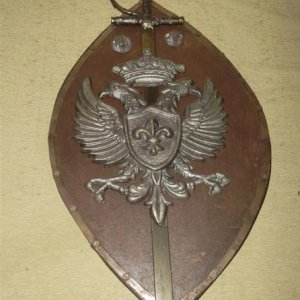 Escudos con espadas