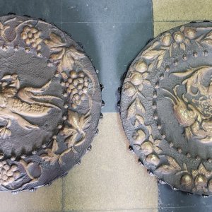 Escudos con espadas