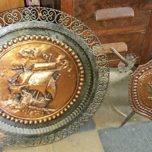 Escudos con espadas
