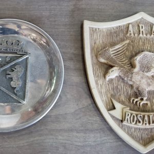 Escudos con espadas