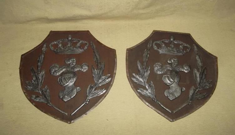 Escudos con espadas