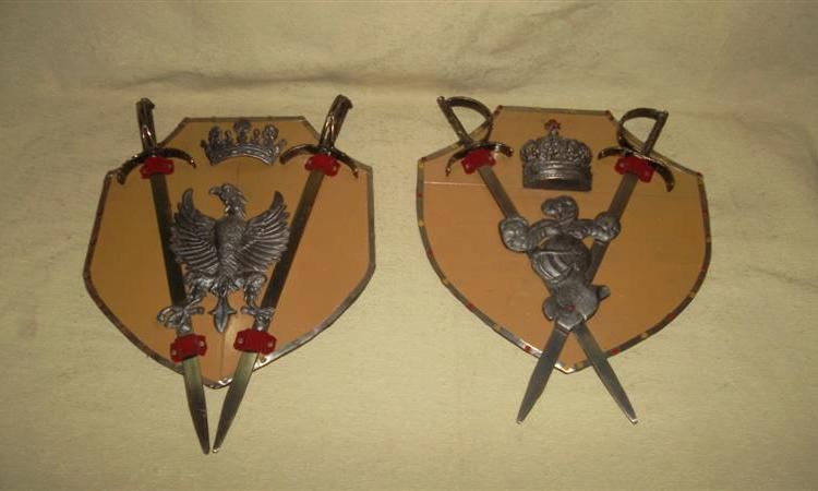 Escudos con espadas