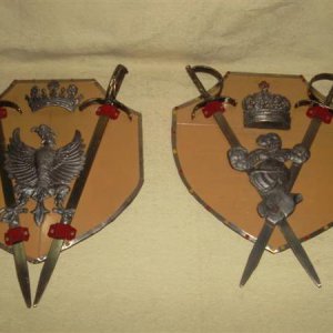 Escudos con espadas