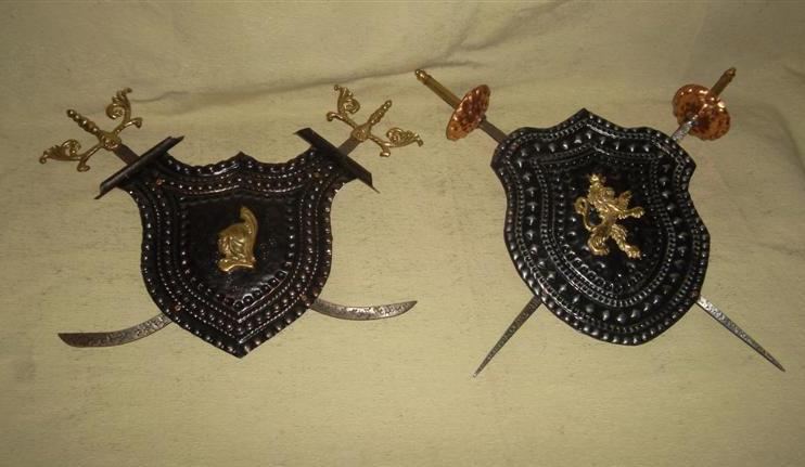Escudos con espadas