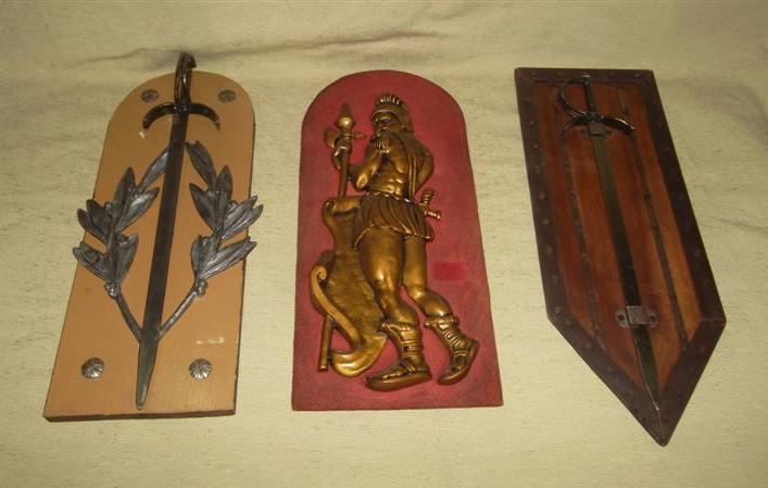 Escudos con espadas