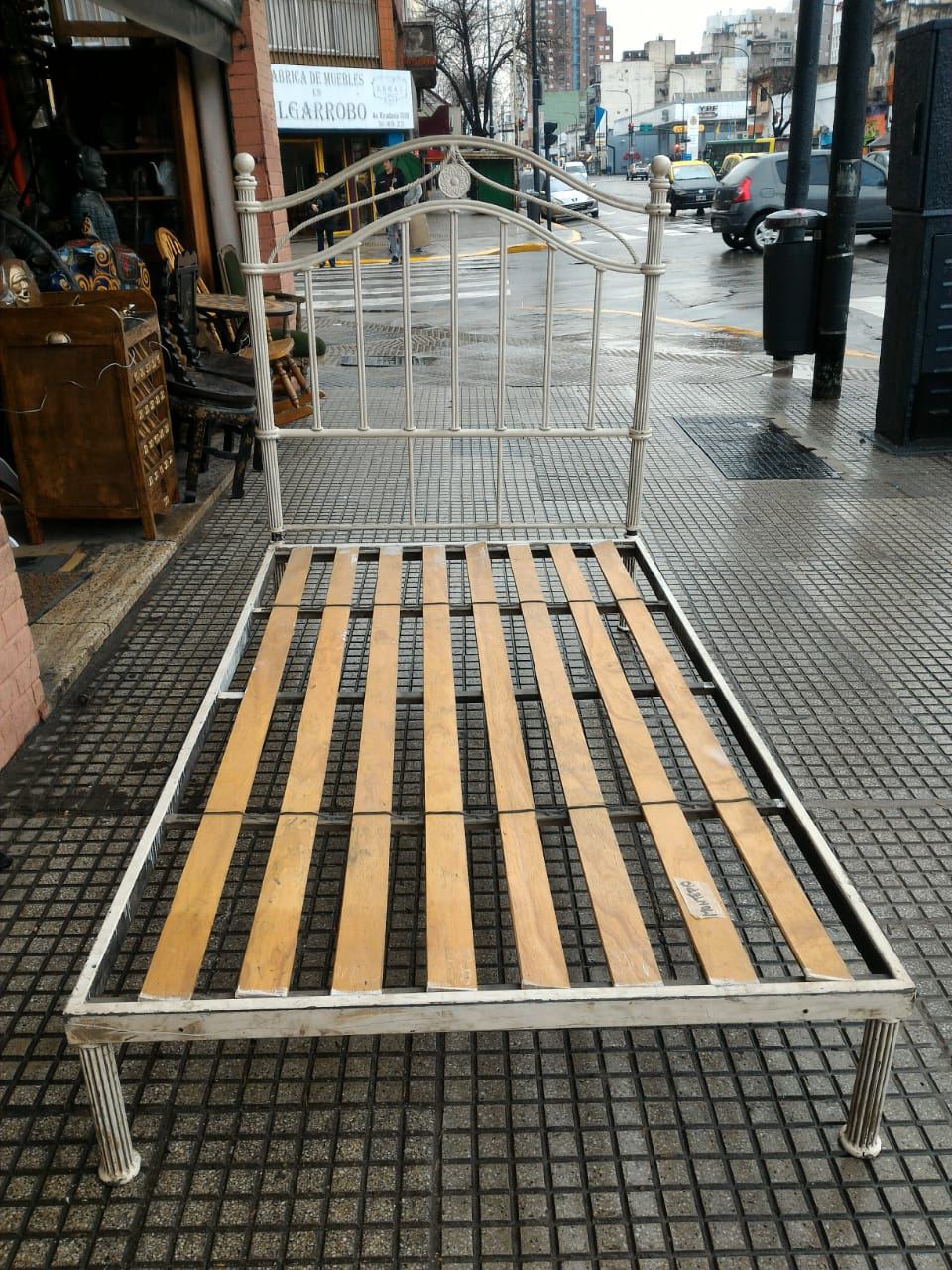 Cama hierro