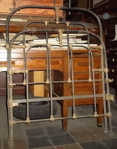 Cama hierro