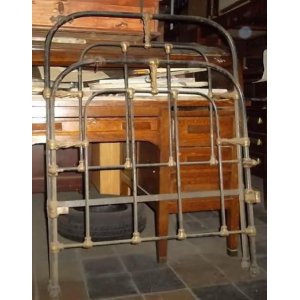 Cama hierro