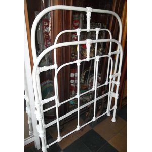 Cama hierro