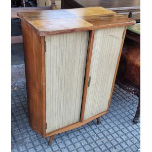 57 x 33 x 84 alto