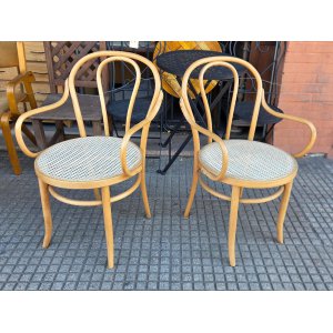 2 sillones 56 x 50 y 47 x 90 alto
