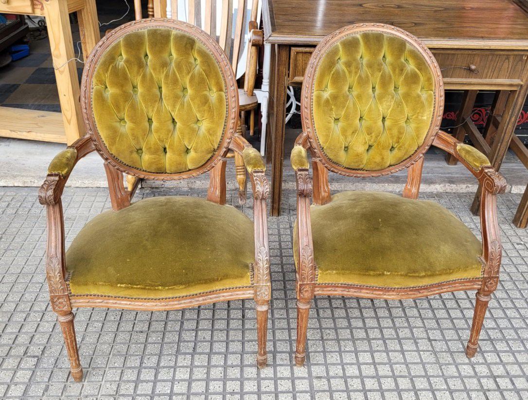 2 sillones 58 x 52 y 40 x 90 alto