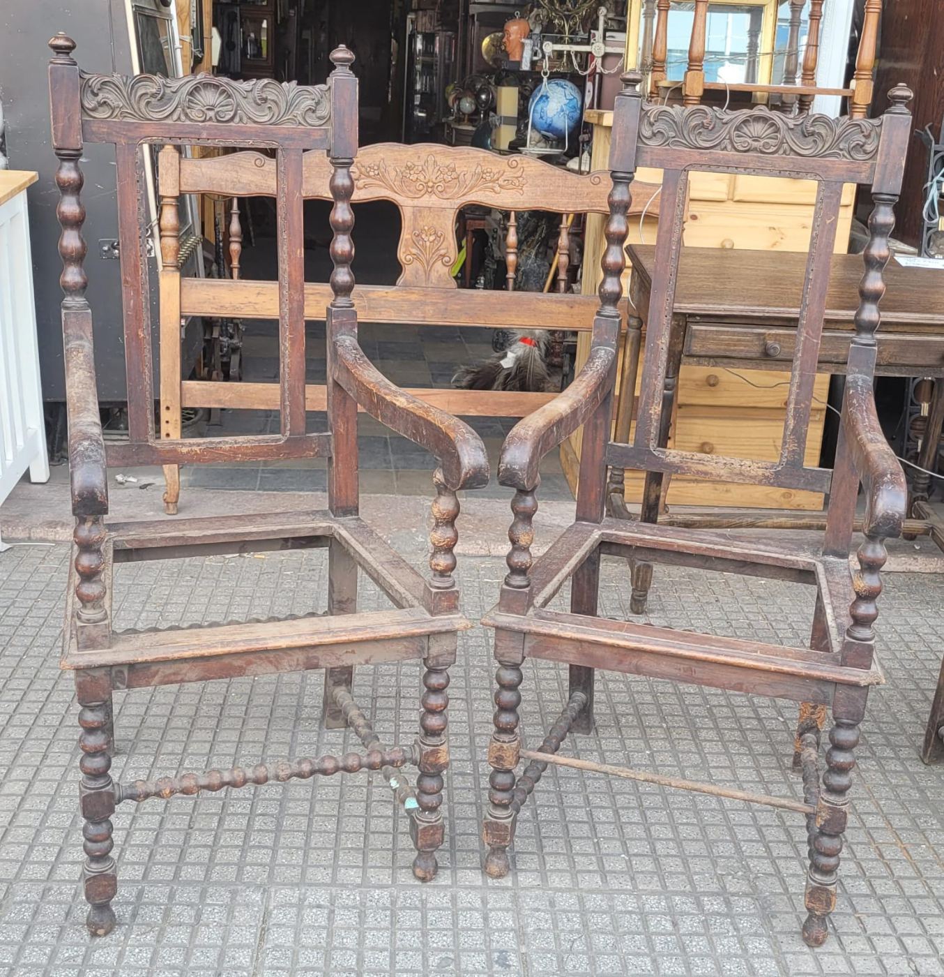 2 sillones 58 x 54 y 49 x 1,30 alto retapizar con sofa