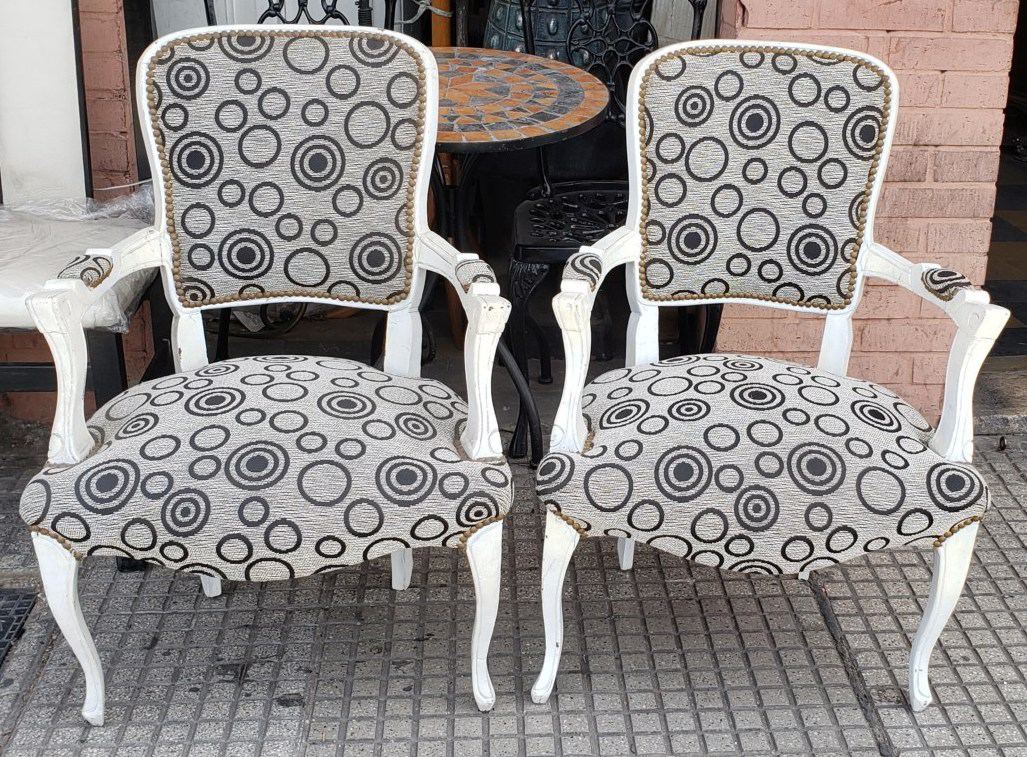 2 sillones blanco con negro