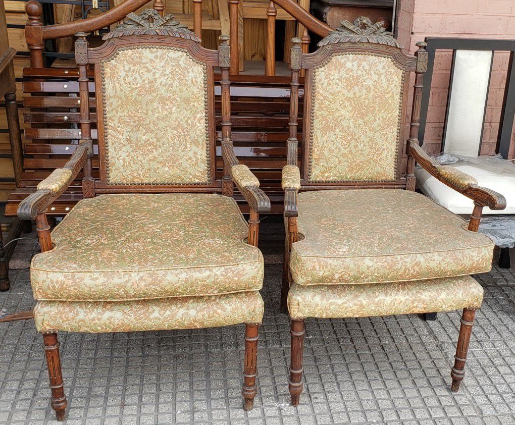 2 sillones coloniales