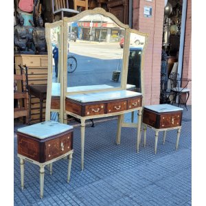 Comoda con mesas de luz