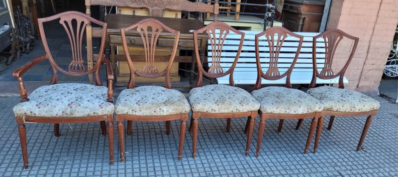 4 sillas mas 1 sillon