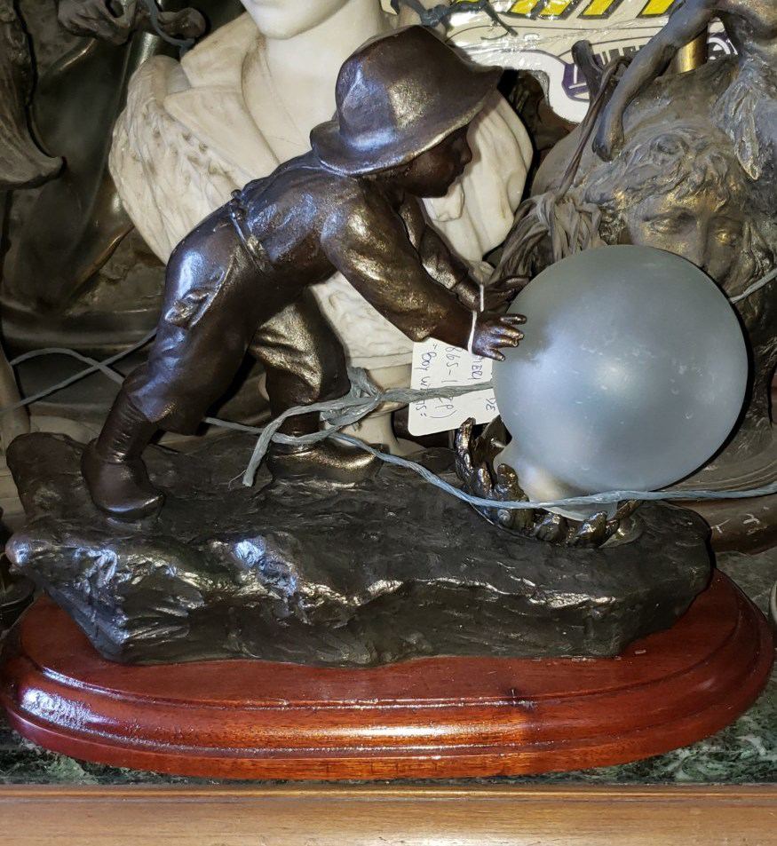 Estatua con luz