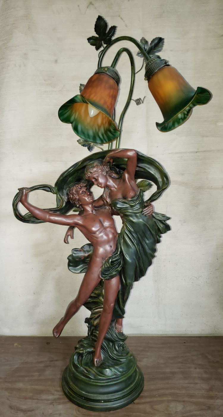 Estatua con luz