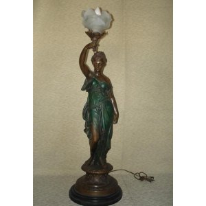 Estatua con luz