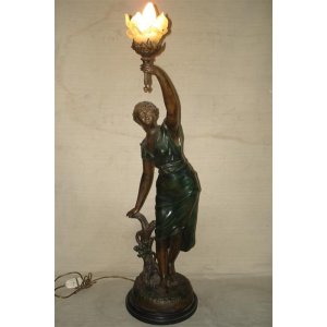 Estatua con luz