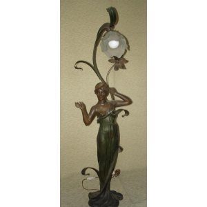 Estatua con luz