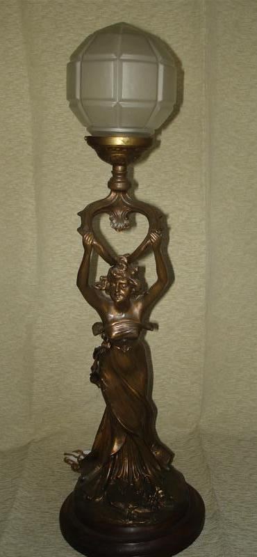 Estatua con luz