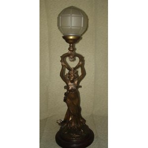 Estatua con luz