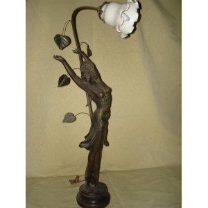 Estatua con luz